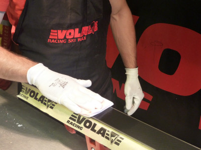 Догляд за лижами після сезону: як правильно зберігати лижі в міжсезоння